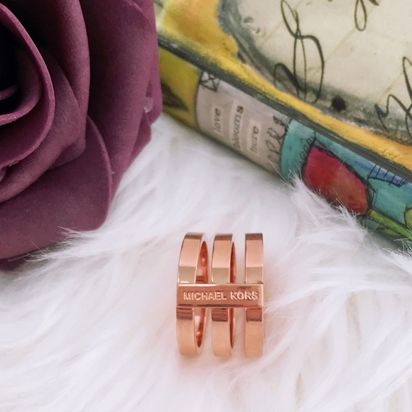MICHAEL KORS • Rose Gold Tri Stack Tiered Ring - Picture 2 of 3